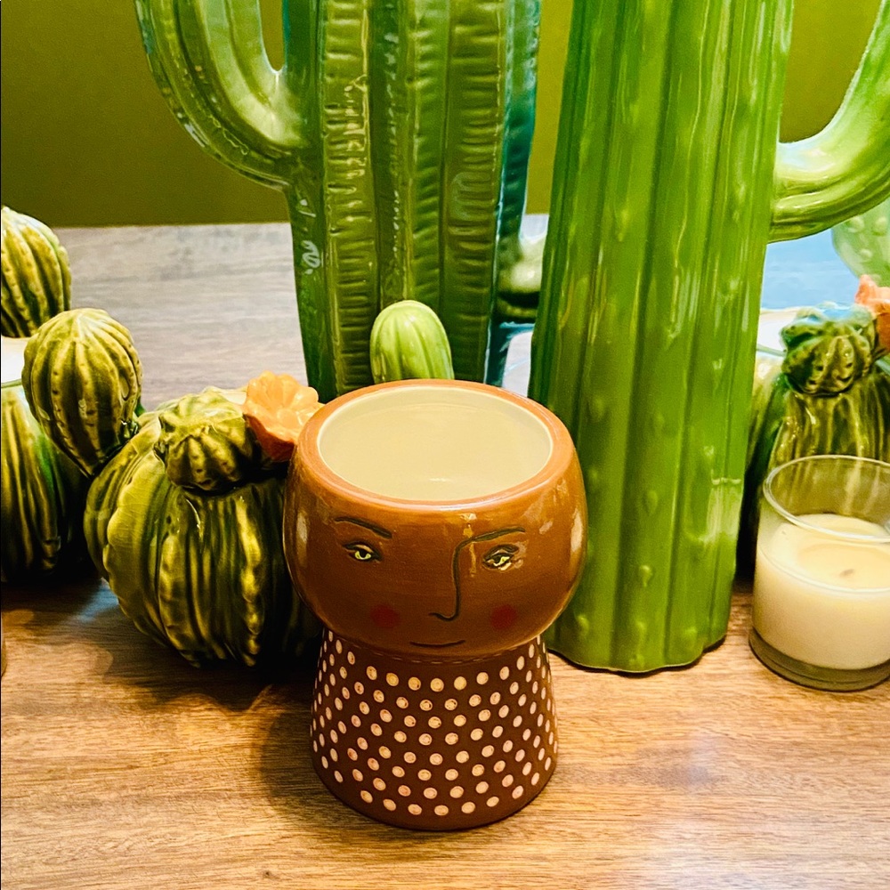 🌿Modern Face Stoneware Planter / Vase Set of 2 - Picture 7 of 13